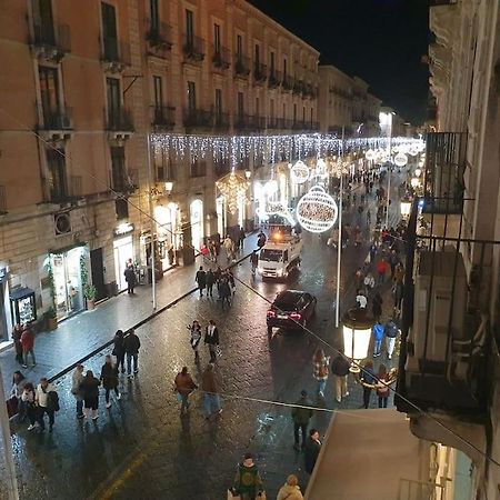 Stesicoro-Duomo Elegante Appartamento In Centro Catania Exterior foto