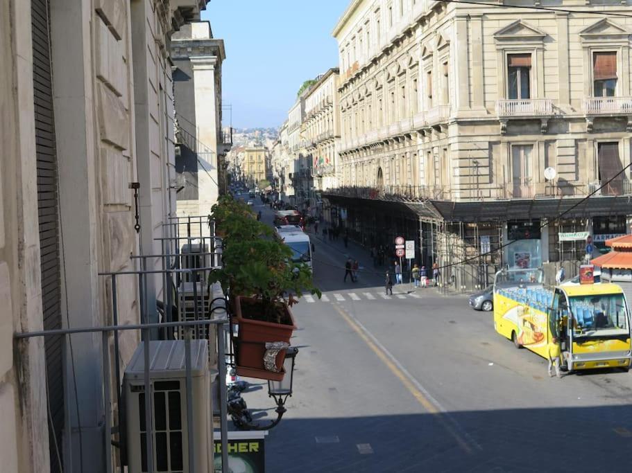 Stesicoro-Duomo Elegante Appartamento In Centro Catania Exterior foto